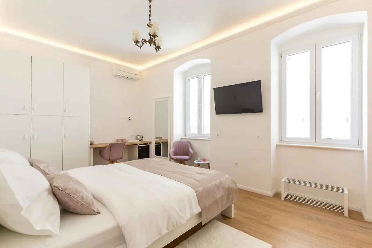 Guest house Luxury Rooms In The Center Of Split - Maniva