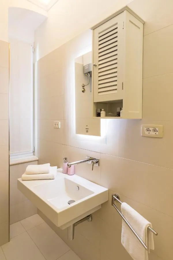 Guest house Luxury Rooms In The Center Of Split - Maniva