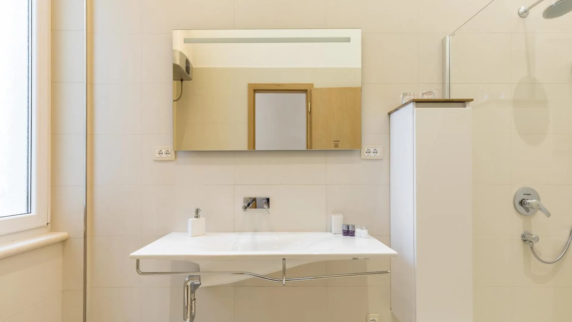 Luxury Rooms In The Center Of Split - Maniva